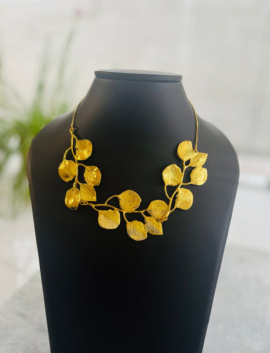 Botanical necklace  Gold tone
