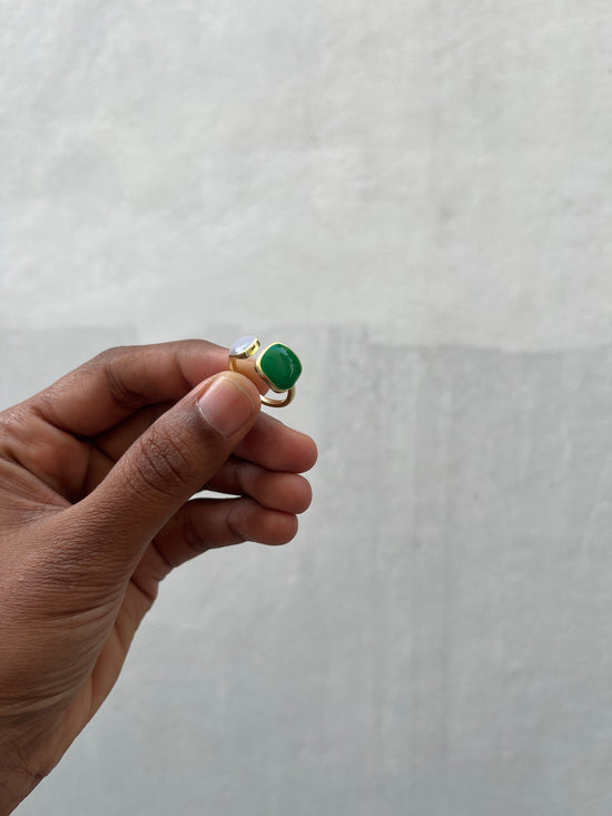 Green and white bar Ring