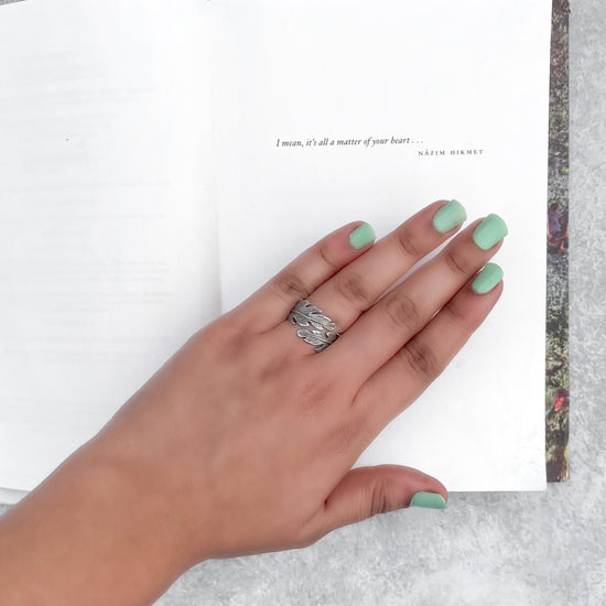 Leaf Circle Finger Ring - Silver