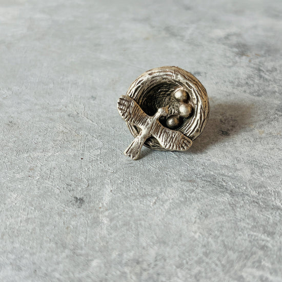 Carved nest finger ring - Silver  tone