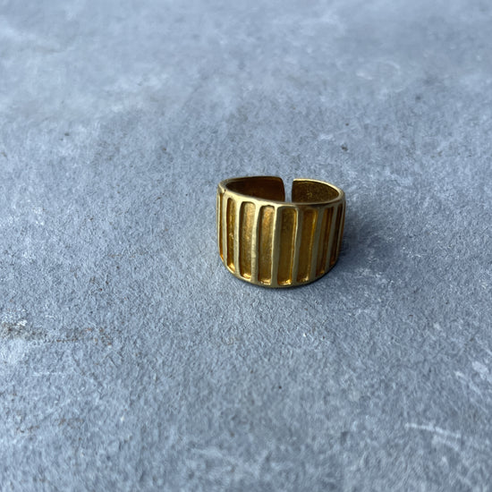 Stripe fence Ring Brass Tone
