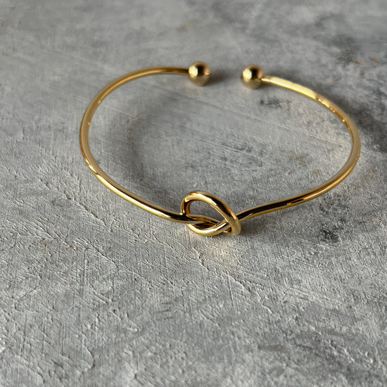 Knot Bracelet Gold Tone