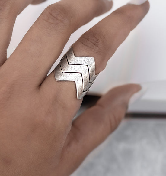 Zig-Zag Finger Ring- Stacked