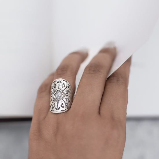 Arrow Carved Finger Ring