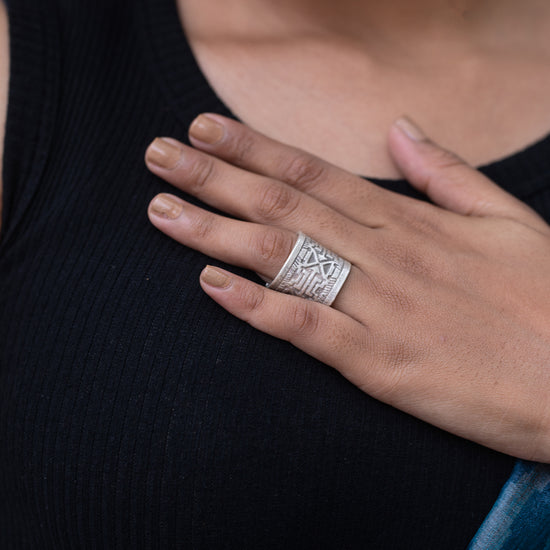 Silver finish Ancient art Finger Ring