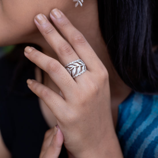 Row of Leaves Rings Silver