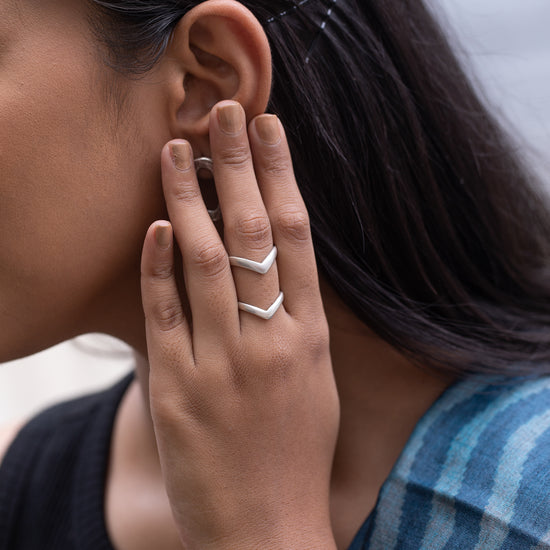 Parallel V ring - Silver