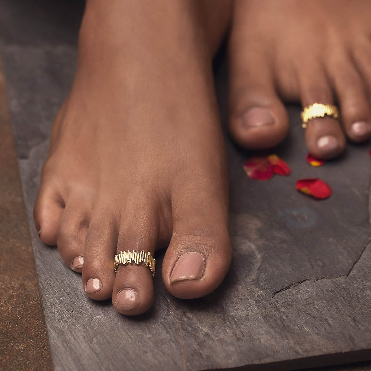 TALE OF THE WEARING OF THE TOE RING – Wolfmaan