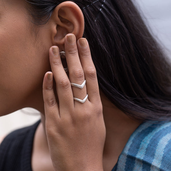 Parallel V ring - Silver