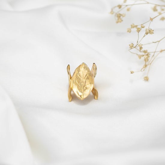 Foliage Finger Ring
