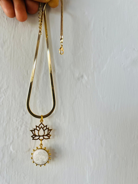 Sun Pearl ,lotus pendant sang and gold coated chain