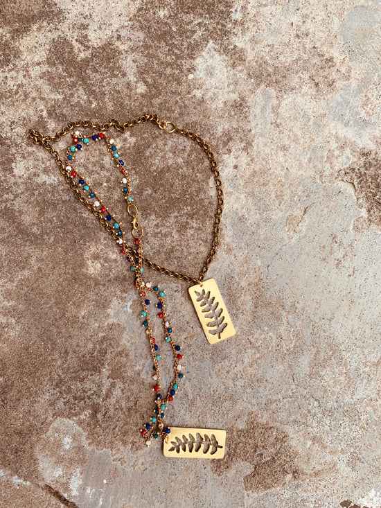 Multicolour chain and leaf brass pendant necklace