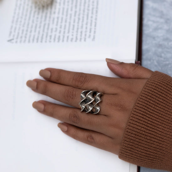 The 3 waved Finger ring