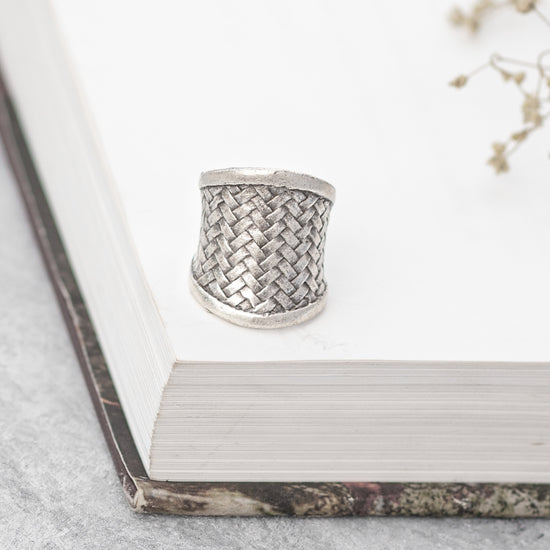 Knotted Basket Weave Texture Finger Ring