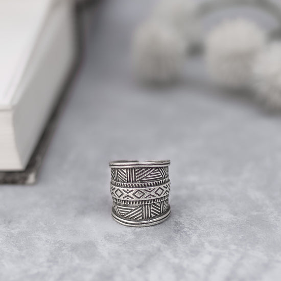 Solid Bordered Finger Ring