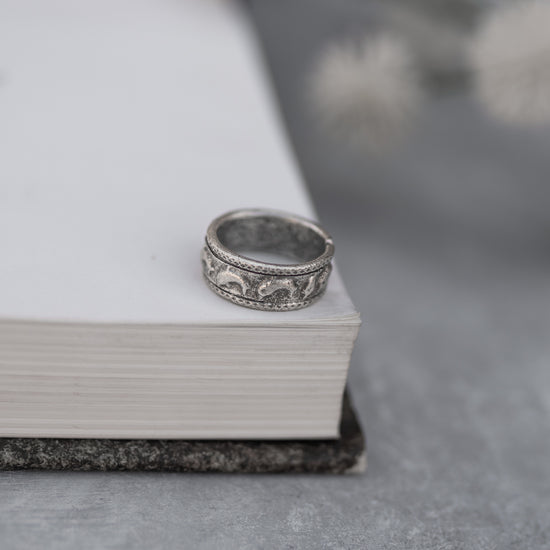 Dolphin Finger Ring